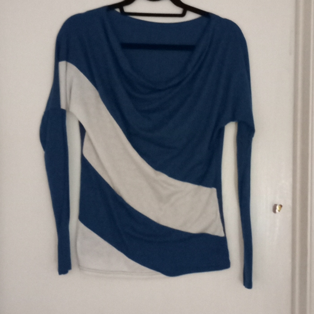 Teal and White Long Sleeve Scoop Neck Shirt